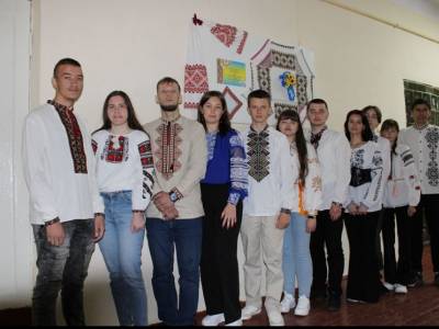 З Днем вишиванки, Україно!