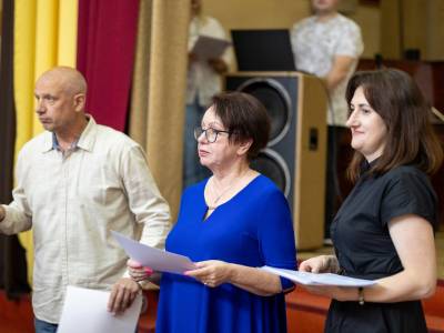 Урочисте вручення дипломів випускникам